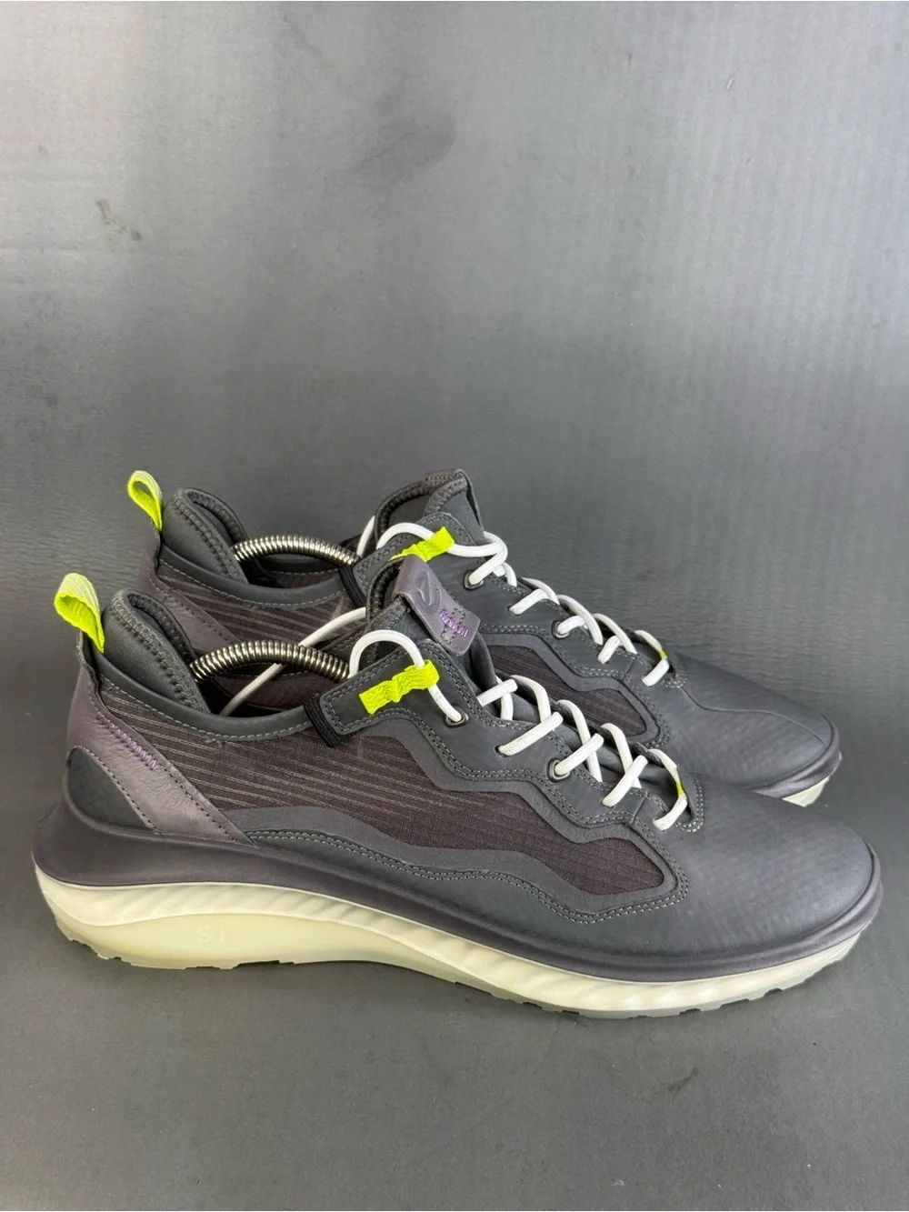 ECCO Men's ST.360 dark grey "magnet" sneaker shoes men’s size 12 (45)